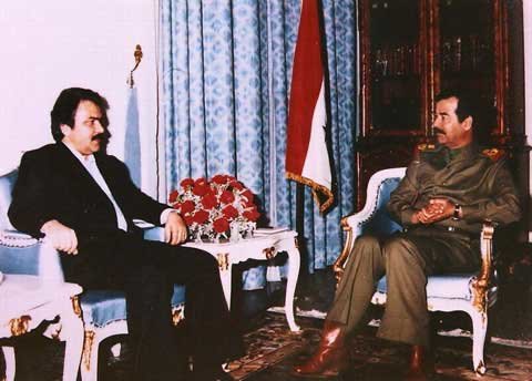 MRingo_C's tweet photo. پدران ما این عکس مسعود رجوی ملعون را به ما نشان دادند و گفتند سرنوشت این خائنین به وطن چه شد.
روزی ما این عکس رضا پهلوی را به فرزندانمان نشان خواهیم داد و خواهیم گفت چه بر سر همدستان دشمن این خاک آمد. https://t.co/Tzggyd7MG6