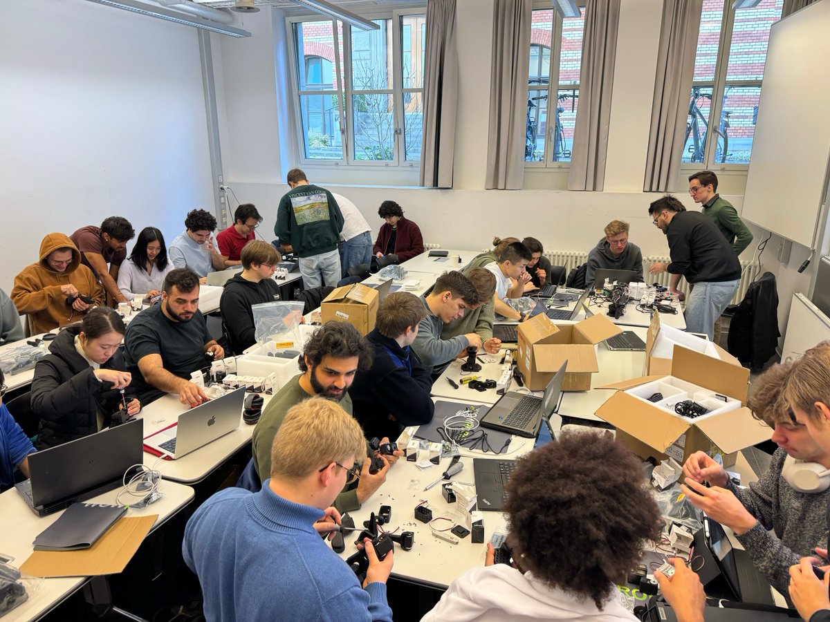 Oier Mees tweet media