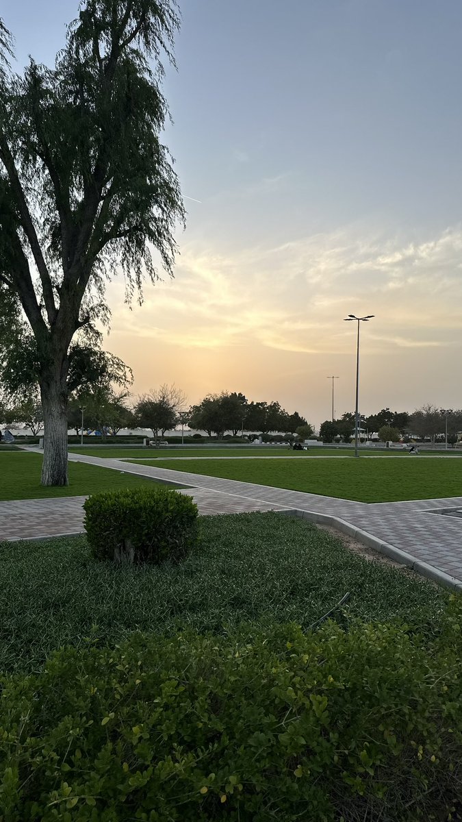 زيِّنوا ليلة الجمعة
بالصلاة على النَّبِيِّ ﷺ"