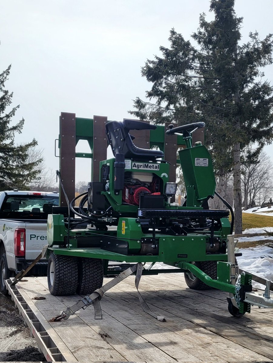 Turfgeneral's tweet photo. New equipment  delivery today. @oaksofcobden  Thanks to  @PremierEquip1 Thatta boy @JohnLamoureux1 https://t.co/LLoHQEjHPD