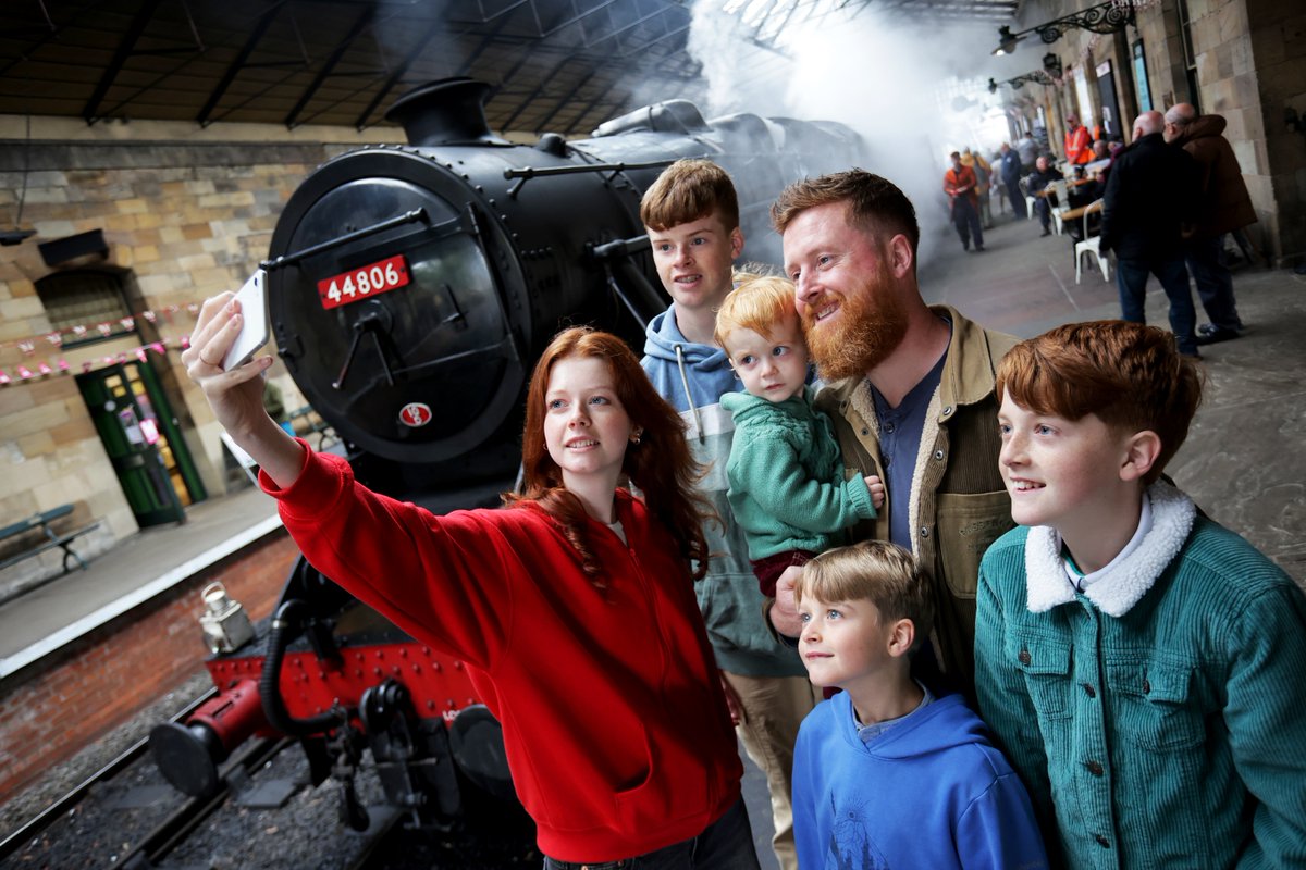 North Yorkshire Moors Railway tweet media