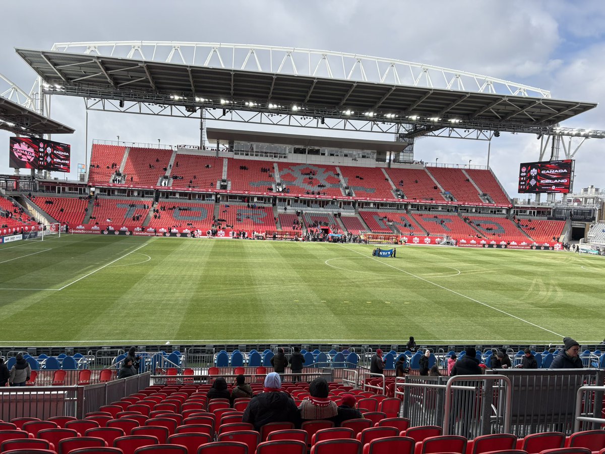 Smarties (LeafLady) tweet media