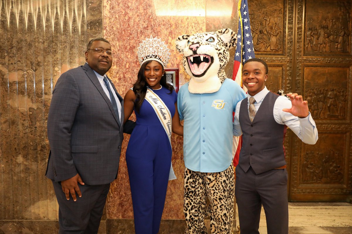 SouthernU_BR's tweet image. The Southern University System was well-represented at the Louisiana State Capitol Tuesday for Southern University Day at the Capitol. A big thank you to the Louisiana legislature for their continued support of the SU System.

#WeAreSouthern #HBCU