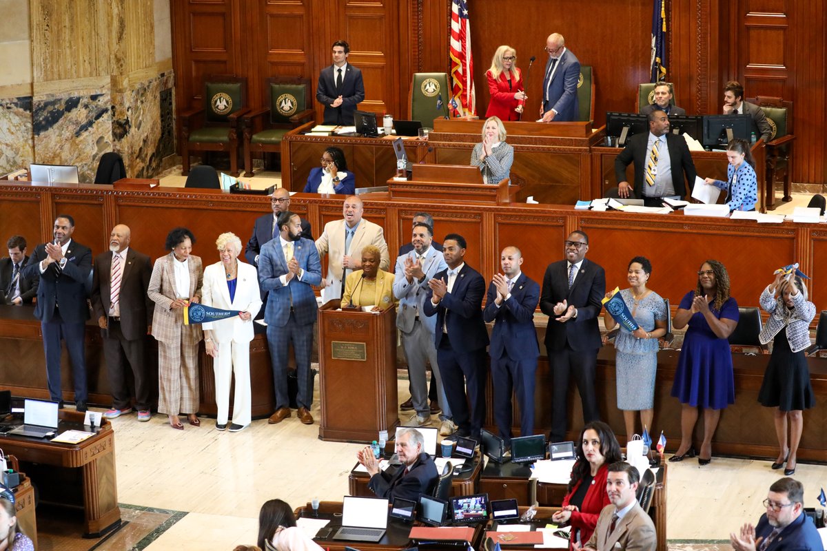 SouthernU_BR's tweet image. The Southern University System was well-represented at the Louisiana State Capitol Tuesday for Southern University Day at the Capitol. A big thank you to the Louisiana legislature for their continued support of the SU System.

#WeAreSouthern #HBCU
