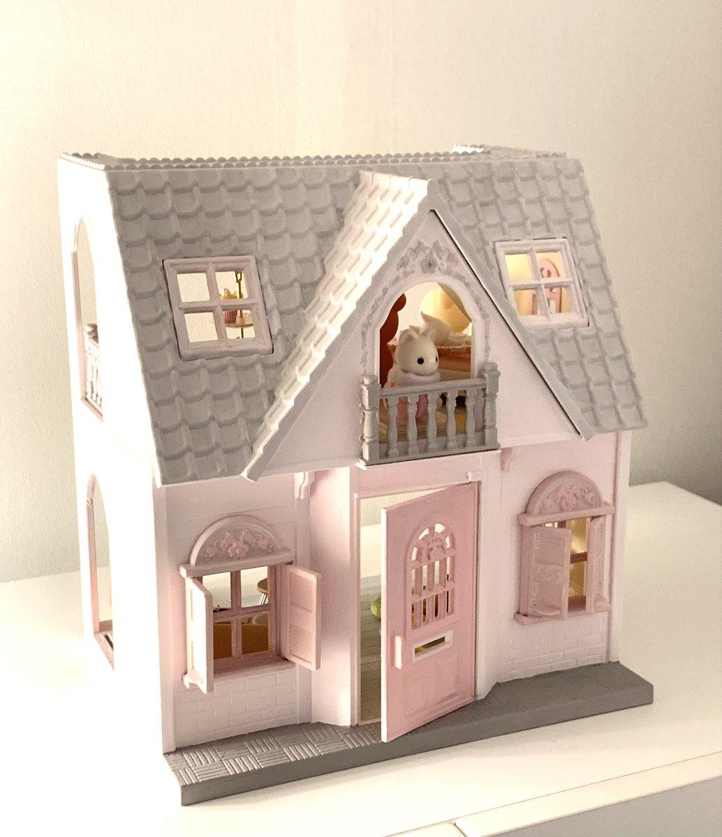 글리띠 tweet media