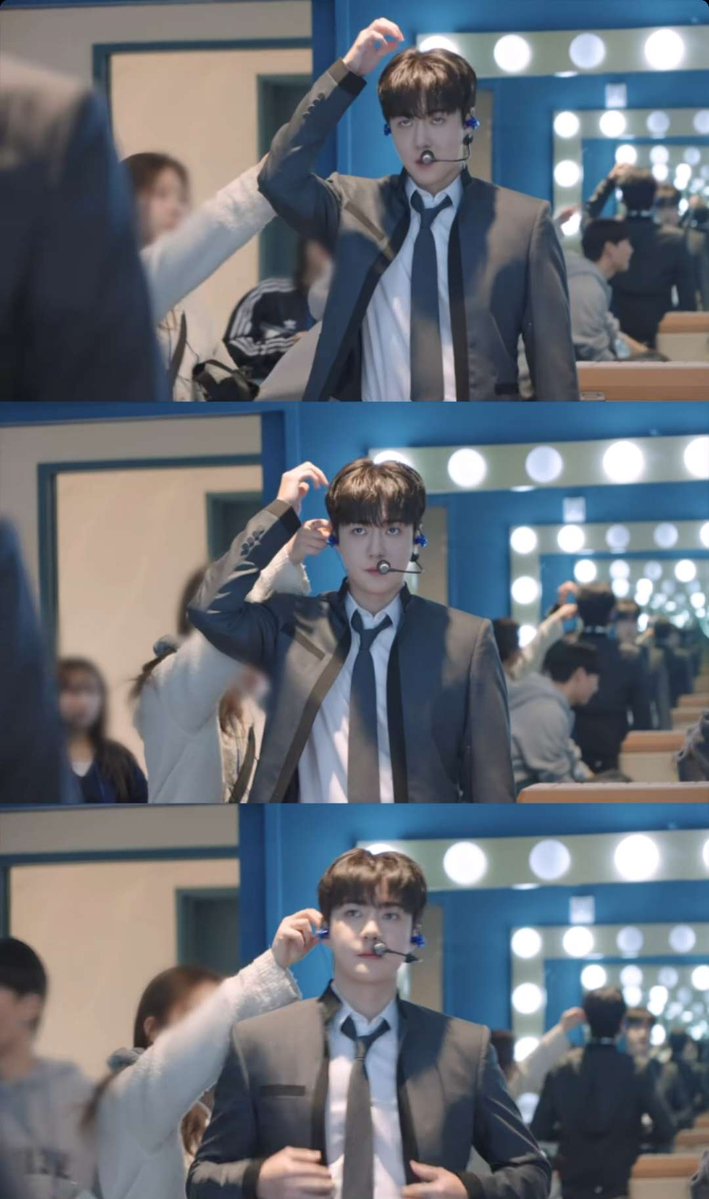 SeeHunbook tweet media