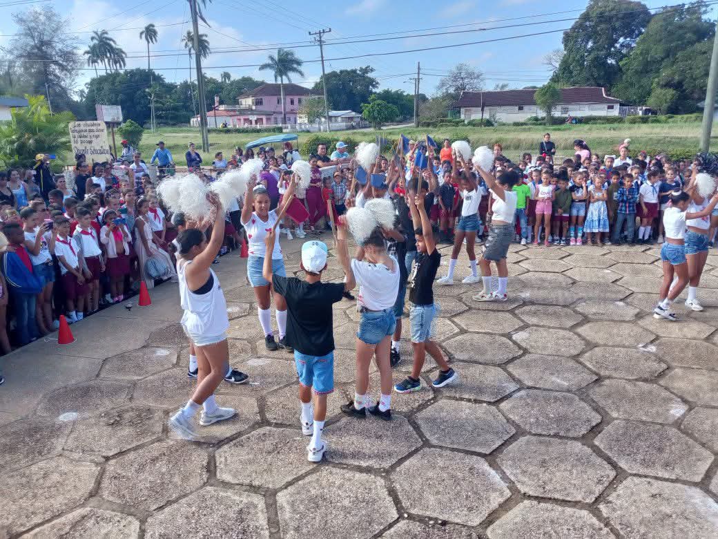 Actividades en Saludo al 65 Aniversario de la Organización de Pioneros José Martí en #1roDeEneroDeVictorias #ConFidelEnCadaAula  #EducaciónPrimeroDeEnero