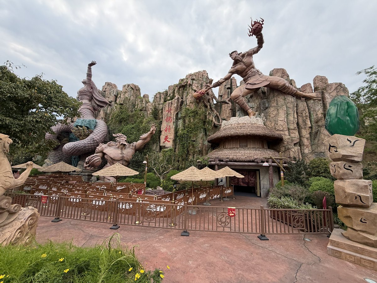 Attractions 360° tweet media