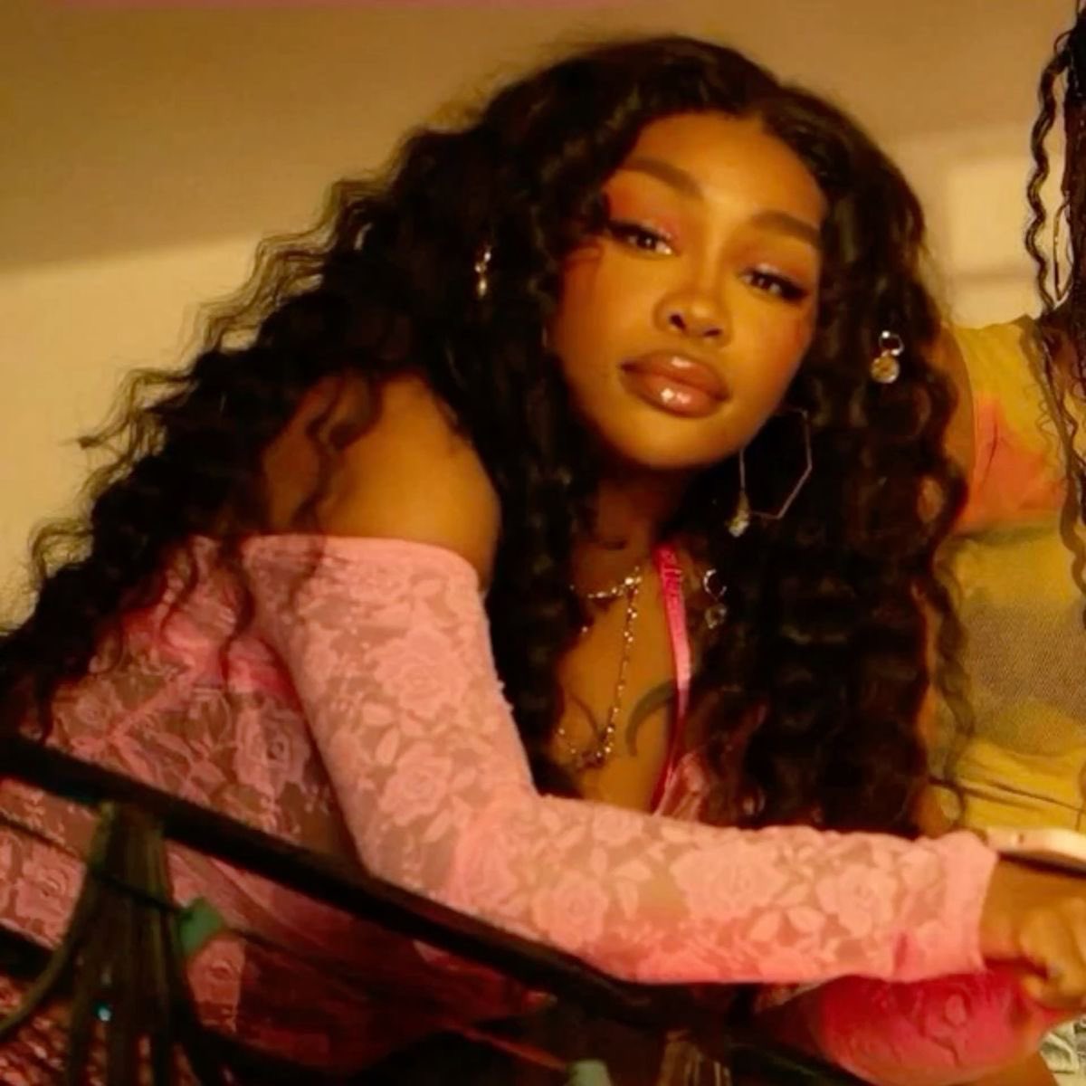 isisZakkie tweet media