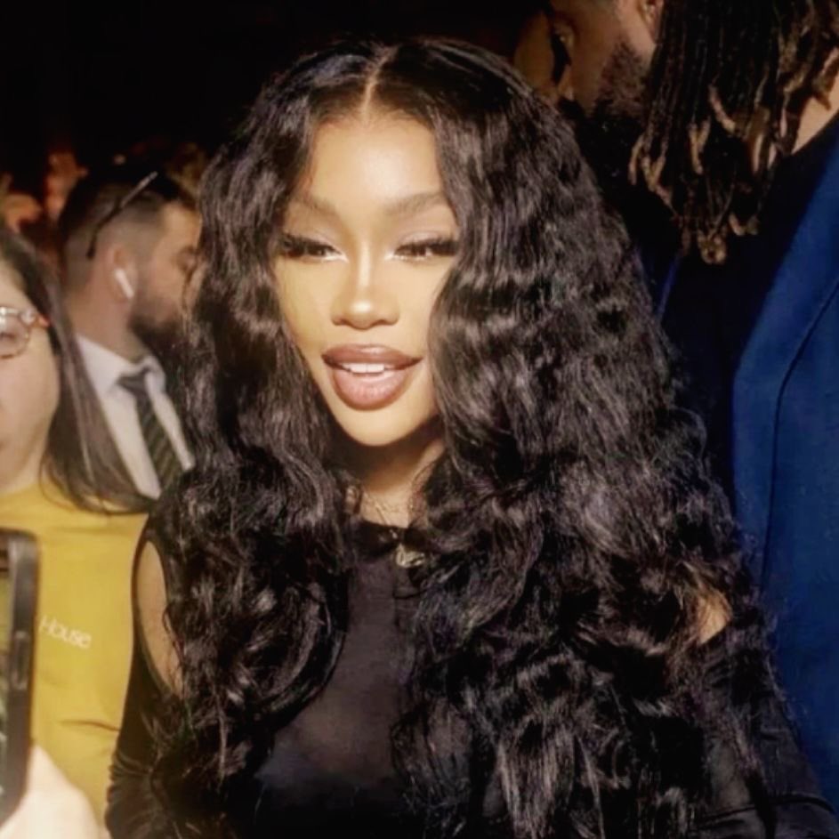 isisZakkie tweet media