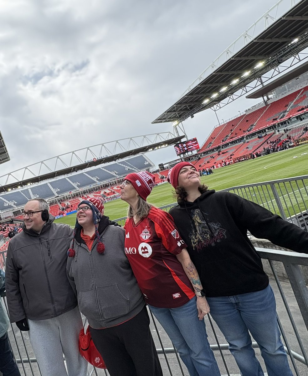 Smarties (LeafLady) tweet media