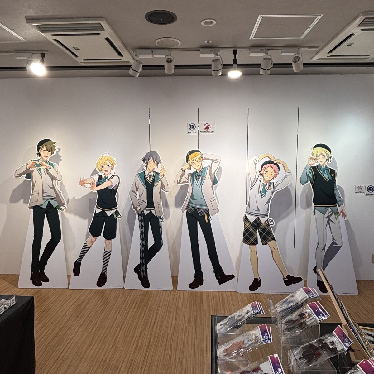 ろむこ tweet media