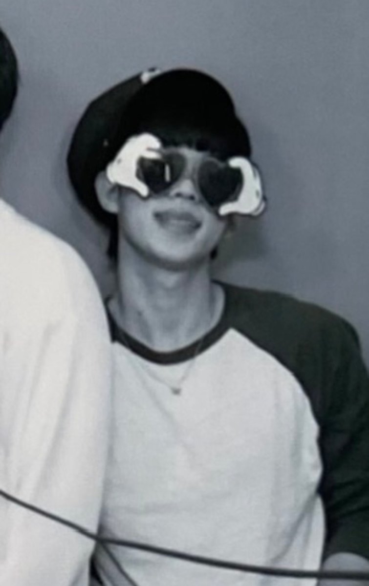 준엽님의 대학교 1학년 때 사진 기다립니다...^^