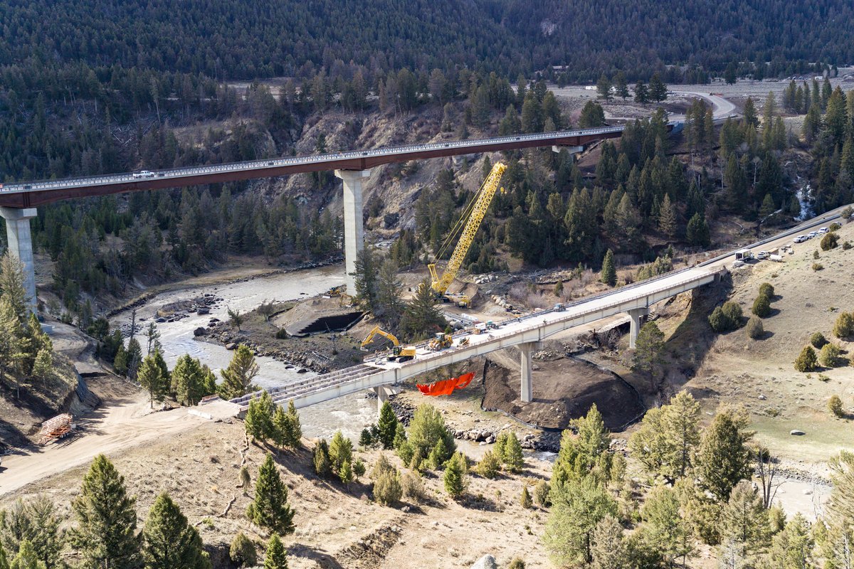 Yellowstone National Park tweet media