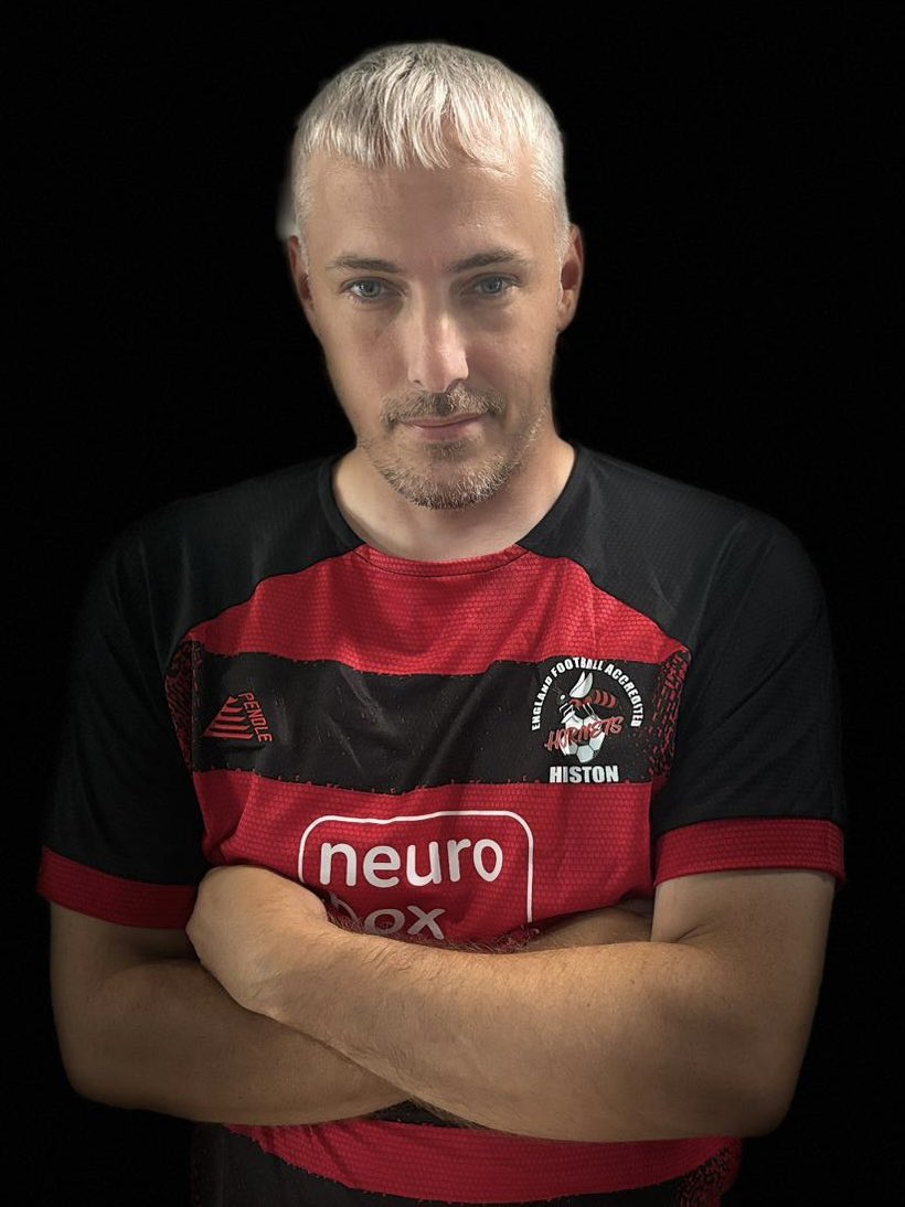 HistonInclusive's tweet photo. 🥳 Wishing a very Happy Birthday today to our star #20 player &amp; coach John! 🎉

John coaches both our Open Age &amp; All-Stars players &amp; is a star player for our adult team, as well as being husband to our amazing manager Zoe Harvey!

We hope you are having a fantastic birthday! 🎂 https://t.co/0oKnvJAObz