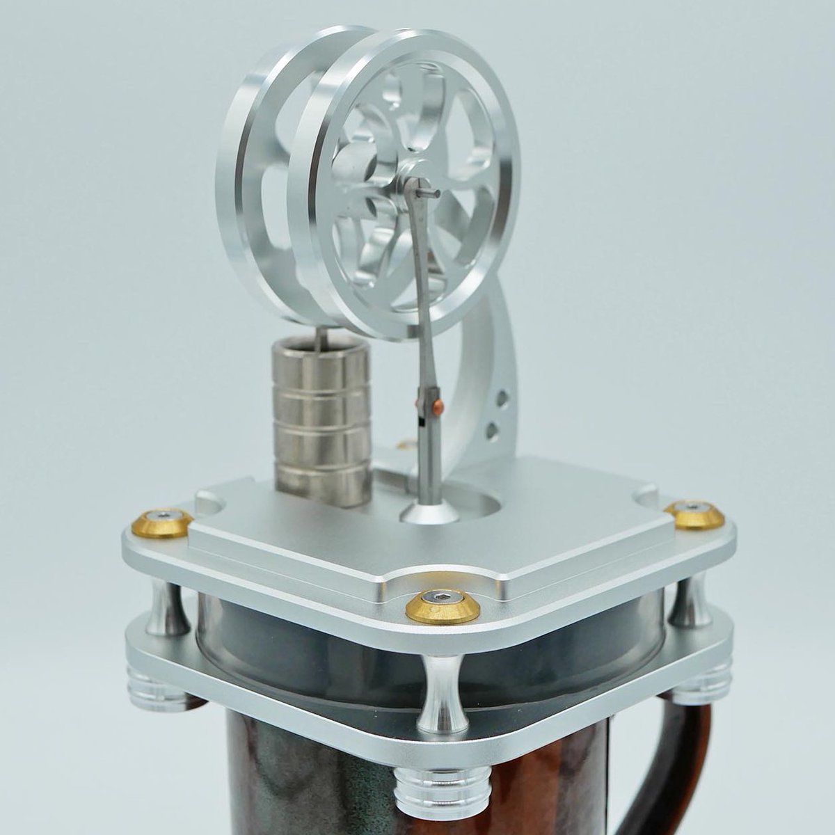 trancemetals's tweet photo. Polar Coffee Cup Heat Engine ☕⚙️ 

Hot coffee turns into real motion. 
No batteries. No fuel. Pure thermodynamics. 

A mesmerizing kinetic art piece for your desk. 

New arrival → https://t.co/hC8v63BZLu 🔗 

#StirlingEngine #KineticArt #DeskFlex https://t.co/U52g2w6QqQ