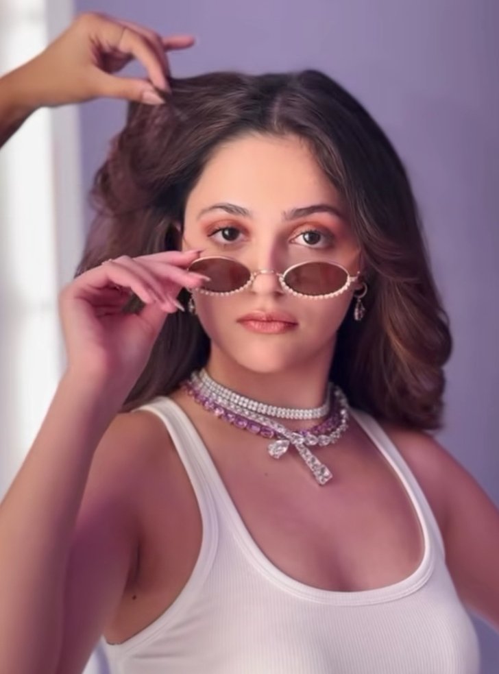 shivika 🤍 tweet media