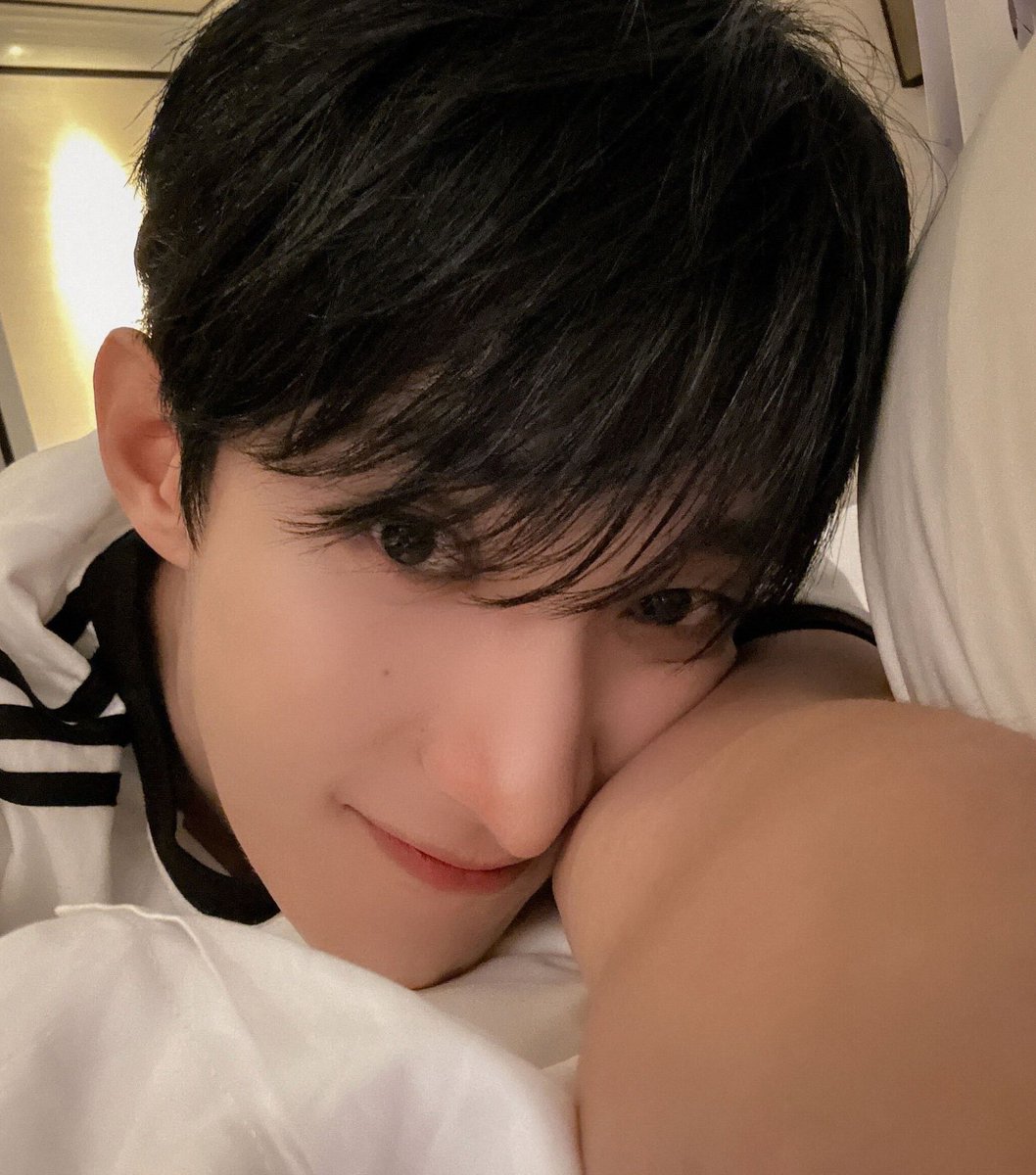 han is dokyeom's rockstar🌻 tweet media