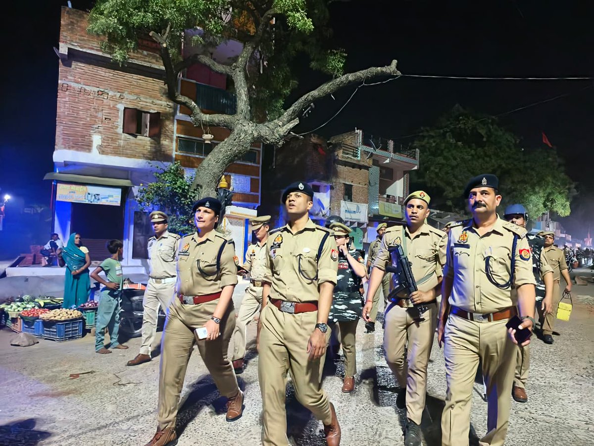 MAHOBA POLICE tweet media