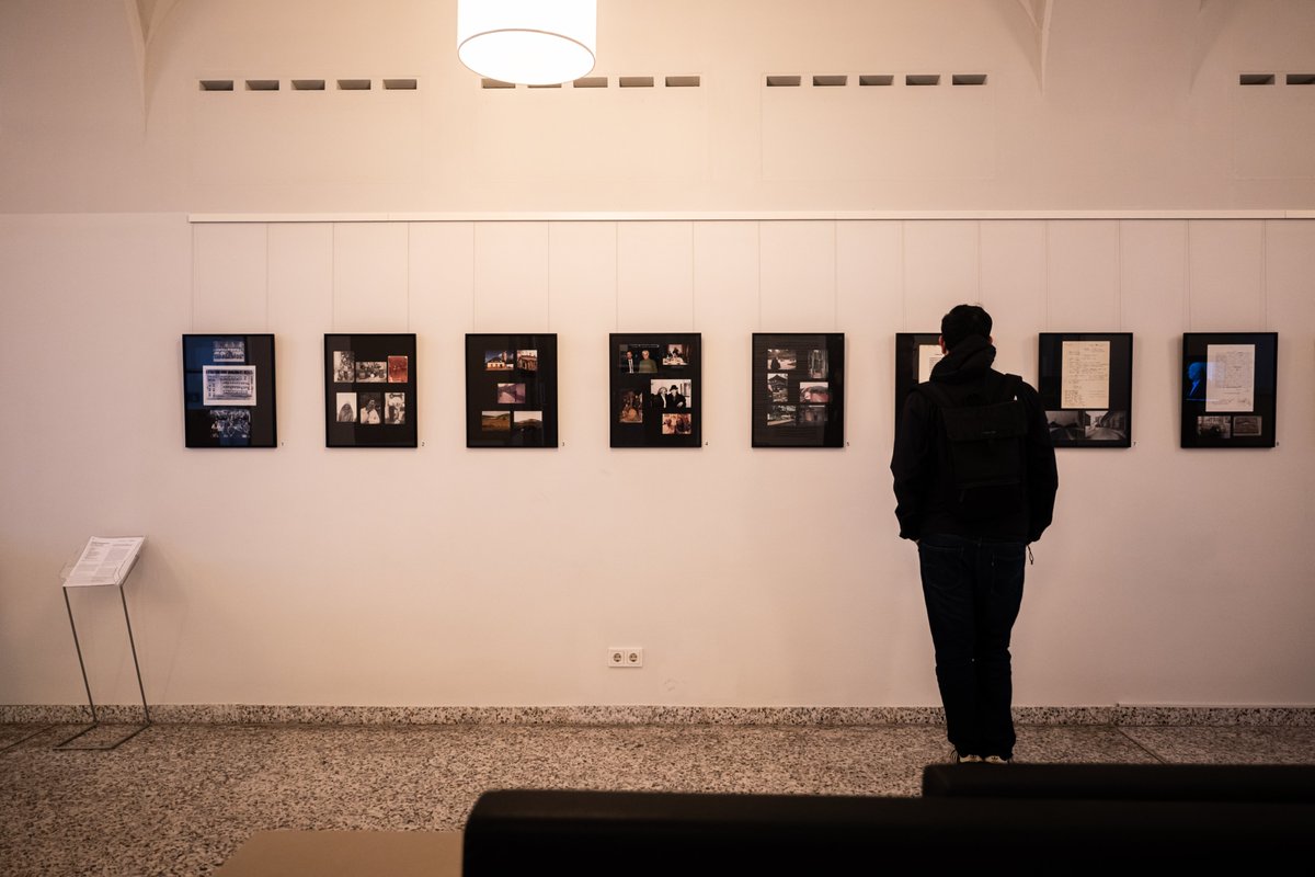 indexhu's tweet image. Krasznahorkai László hagyatéka az Osztrák Nemzeti Irodalmi Múzeum és Archívumban.

További képek: 
galeria.index.hu/kult/2026/03/2…

Fotó: Tövissi Bence / Index

#Hungary #Austria #gallery #indexhu