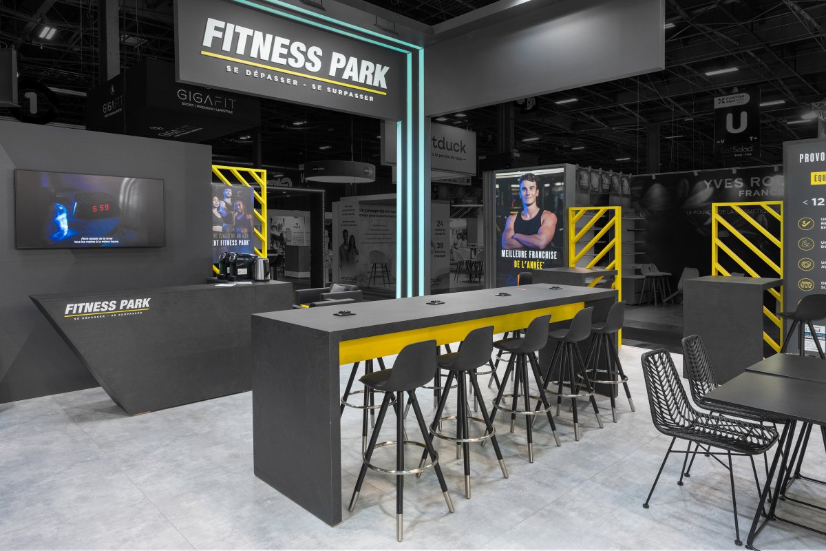 R2Stand_Event's tweet photo. La fidélité est le plus beau témoignage de confiance. Pour la 5ème année consécutive, R2 Stand &amp; Event accompagne @FitnessParkFR sur le salon @Franchise_Expo avec un concept de 80 m² qui a déjà fait ses preuves. https://t.co/T02IsuHpo7