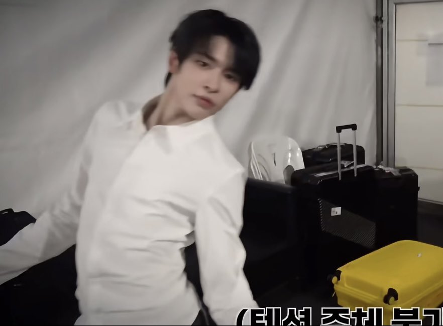 HanbiFighting's tweet photo. And of course your B-side is funny and naught hahaha
Only smart people can have many sides to show😉

#HANBI
#한비공개1주년축하해
#Our_First_Year_With_Hanbi https://t.co/VzVoqaw2sj