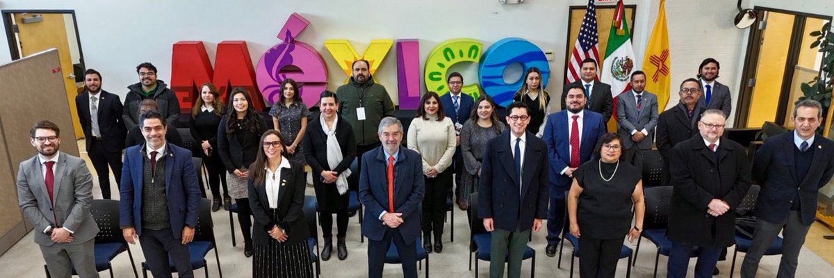 Desde el <a href="/ConsulMexAlb/">ConsulMexAlb</a> reconocemos la destacada labor del Dr. Juan Ramón de la Fuente al frente de la <a href="/SRE_mx/">Relaciones Exteriores</a>, marcada por su compromiso con la protección de los mexicanos en el exterior y la defensa de nuestra soberanía 🇲🇽

Felicitamos al Mtro. Roberto Velasco Álvarez