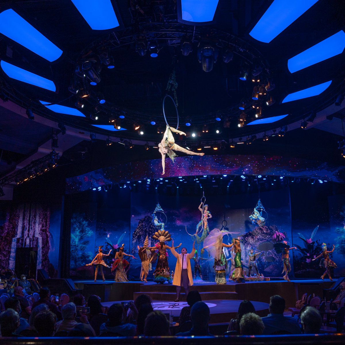 Looking for a family-friendly show in Las Vegas? WOW is the one. 2024 &amp; 2025 Gold Medal Winner for Best Acrobatic Show in Las Vegas. 
Perfect for families, date nights, and groups of all ages.
🎟️ Tickets at wow-vegas.com
📍 Rio All-Suite Hotel &amp; Casino