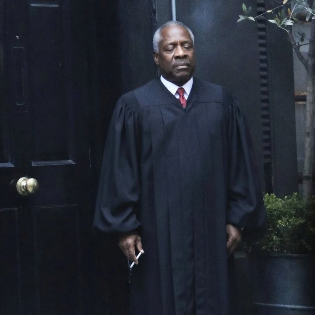 So₿allerU tweet media