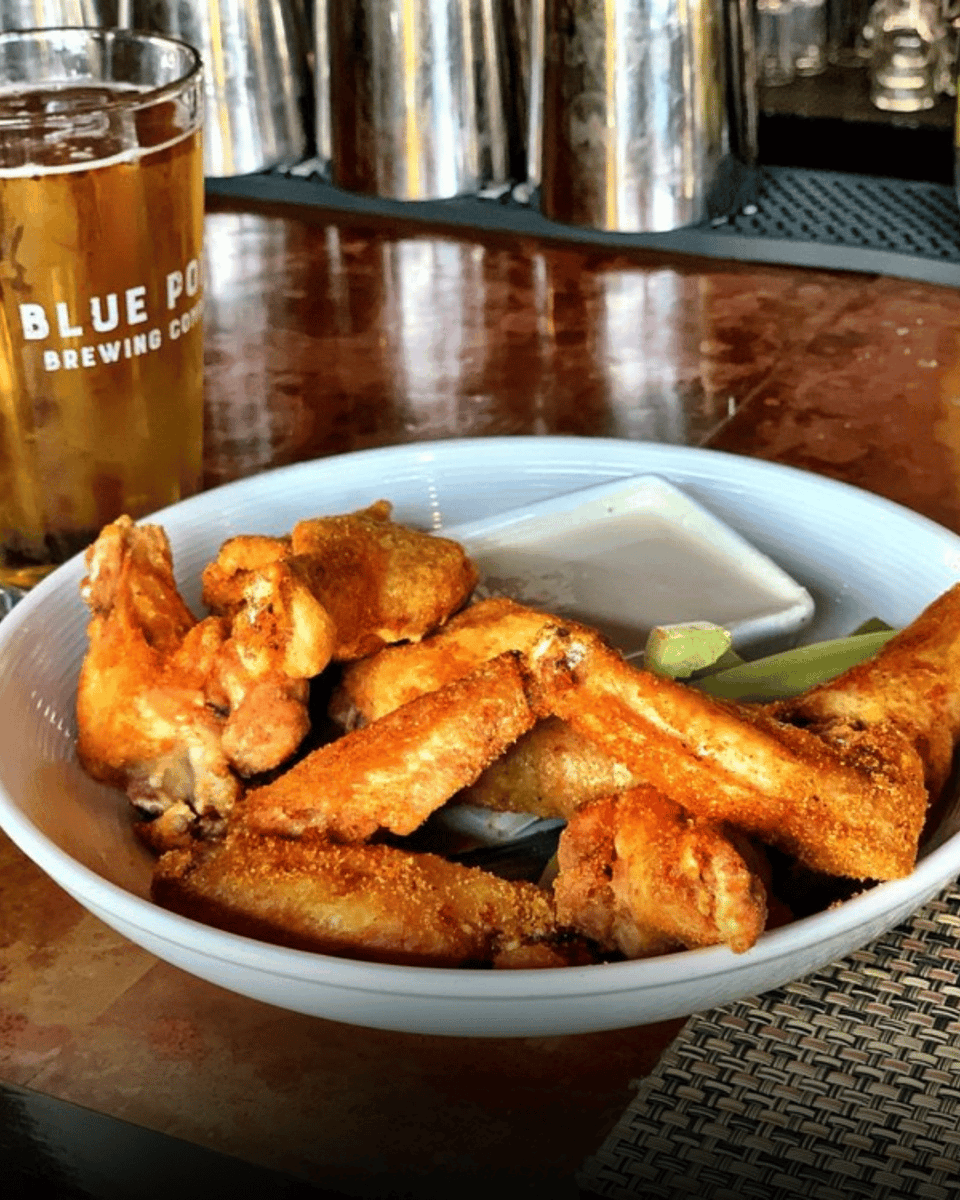 When the wing craving hits, you answer.

Bone-in or boneless. Sweet Singapore or Mango Habanero Dry Rub. No wrong moves here.

What's your go-to?

#SittingDuckTavern #CommunityFirst #LocalEats

📷 Mark C.