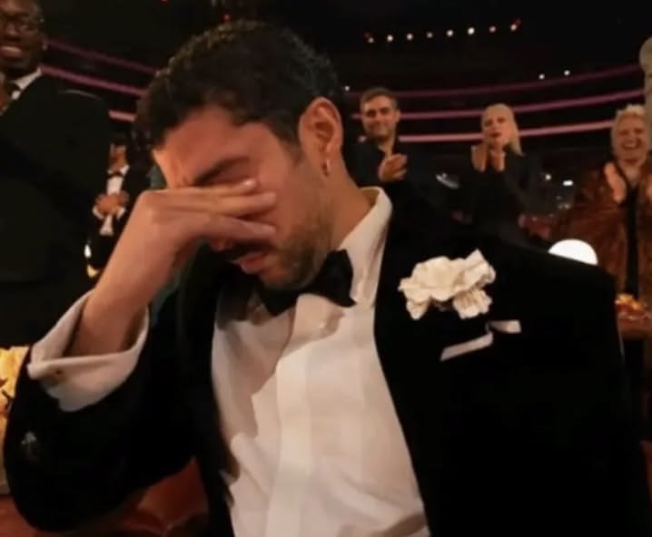 eumar renault 🥂🧙🏻‍♀️ tweet media