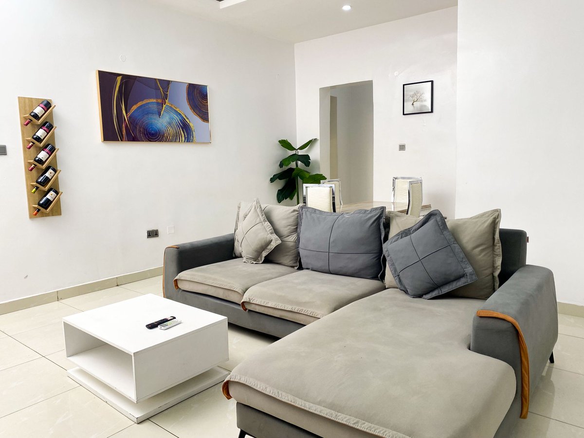 Realtor_NG's tweet image. We have this fully equipped 3 bedroom apartment in Ikeja!!!😍😍

Price: 160k/night  

📍Opebi Road, Ikeja

For more enquiries or bookings, please send a DM or contact 08136905517, 08142690783, 08063122537. 

#Shortlets #shortletsinikeja #shortletsinlagos