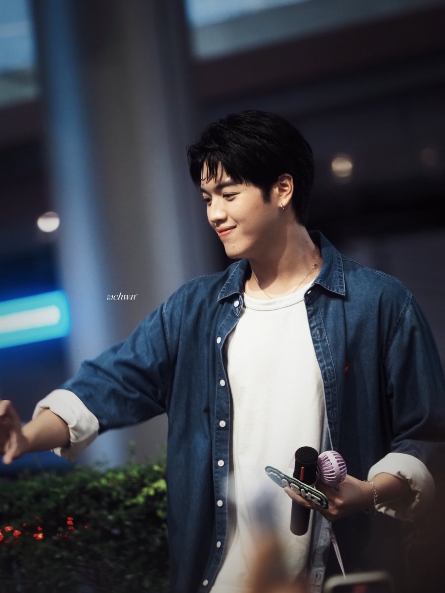 SCHWNSiGHT tweet media