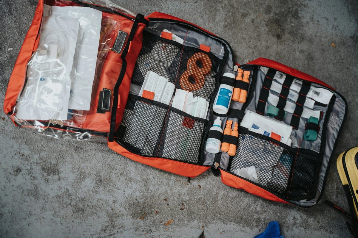 FortivusGroup's tweet photo. 🧰 Fortivus #EmergencyKits💧 What's inside? Water purification · Rations · Lighting · Medical essentials · Documentation tools. 🔧 Customisable? Yes. 📦 Any scale? Yes. ✅ Compliant? Yes. ⚡ Fast delivery? Yes. 🌍 #CrisisPreparedness #CivilDefence https://t.co/vKJBLAADVB