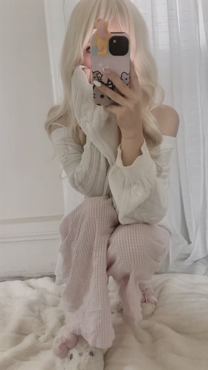 ᕱ⑅ᕱ scarlett tweet media