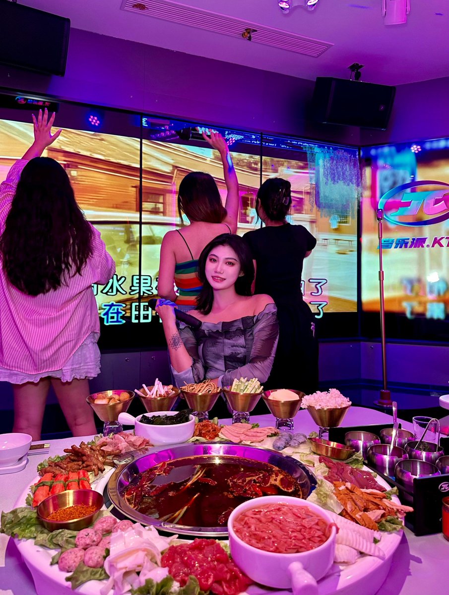 Kayla Csanady tweet media