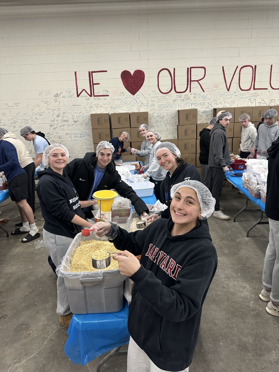 ClipperAD's tweet photo. Thank you to The John W. Hughan Foundation for sponsoring a great team bonding event for a great cause! Boys and Girls Lax packed over 25K meals at the End Hunger NE facility to help families in need! #workhardbekind https://t.co/k1BgriiJyO