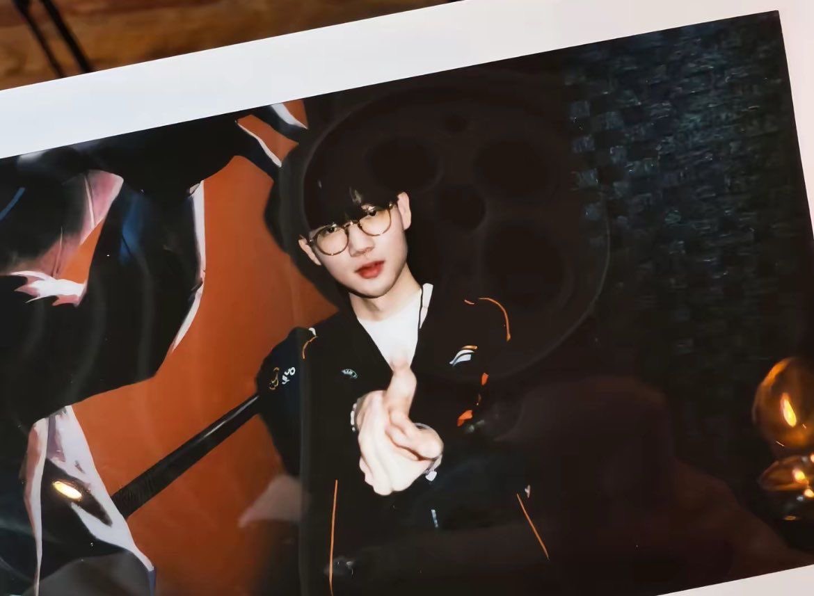 gen22 fan tweet media