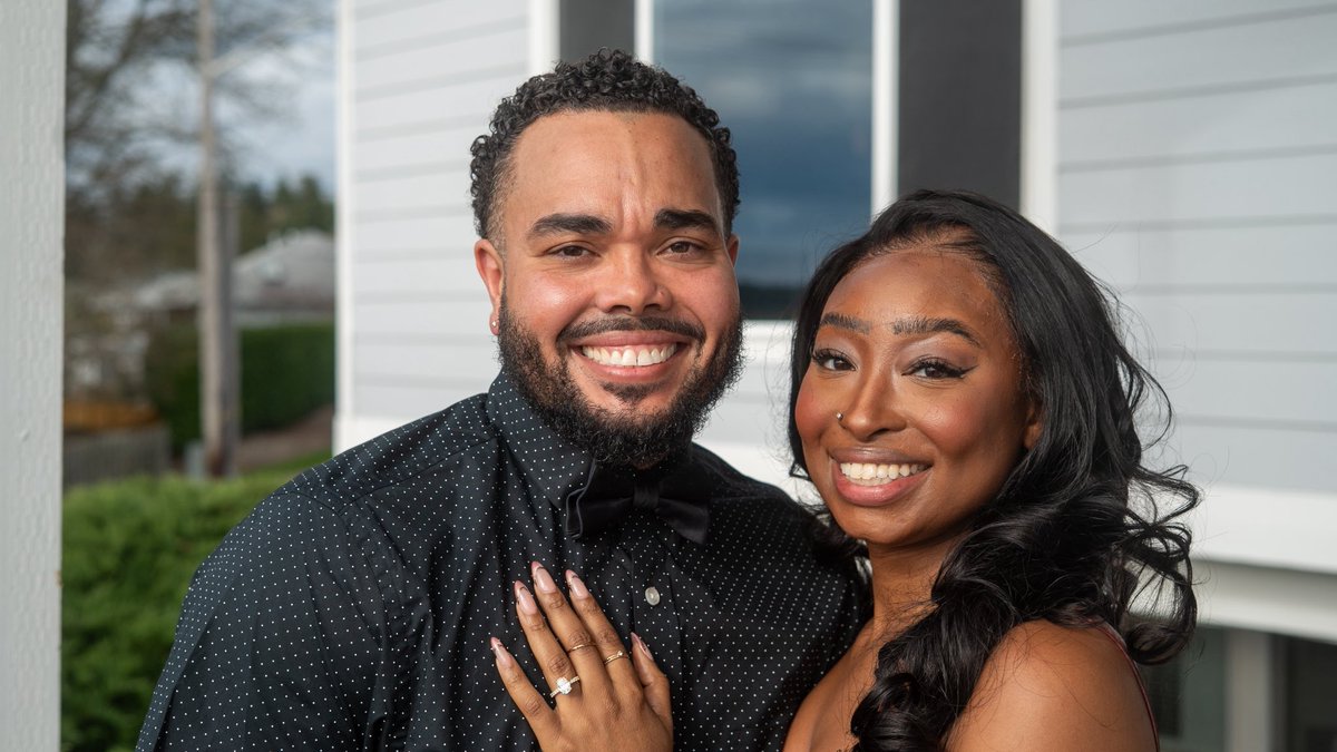 Corddaryl's tweet image. We are glowing with happiness and love. 💍❤️😁 #MyFiancee #BlackLove @itsallabout_T