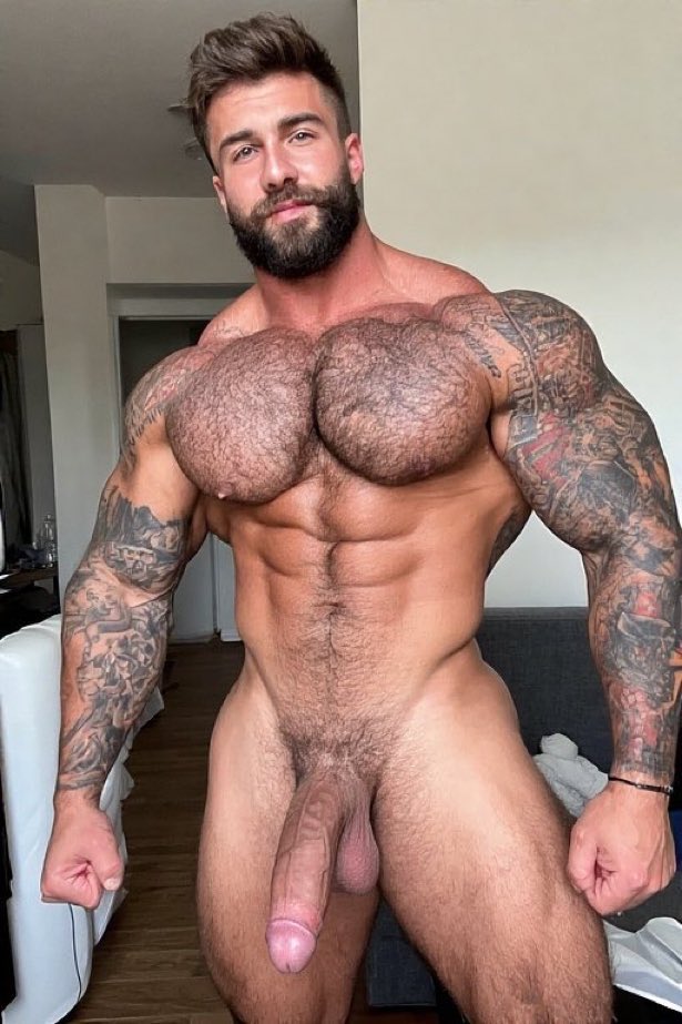 erodulus's tweet photo. You like big and beefy💯🥩⁉️ https://t.co/SeBmlaQSWN