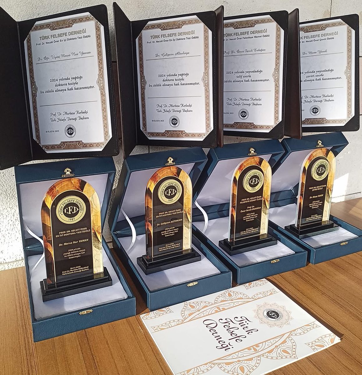 Türk Felsefe Derneği tweet media