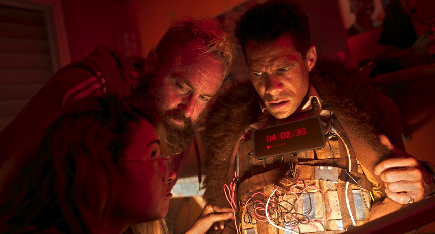 Filmaffinity's tweet image. Hoy llega a #Filmin #Zero, el thriller de acción de Jean-Luc Herbulot. La crítica destaca su energía y el trasfondo político, aunque algunas reseñas señalan que la idea convence más que su desarrollo. Predominan las valoraciones positivas.
filmaffinity.com/es/pro-reviews…