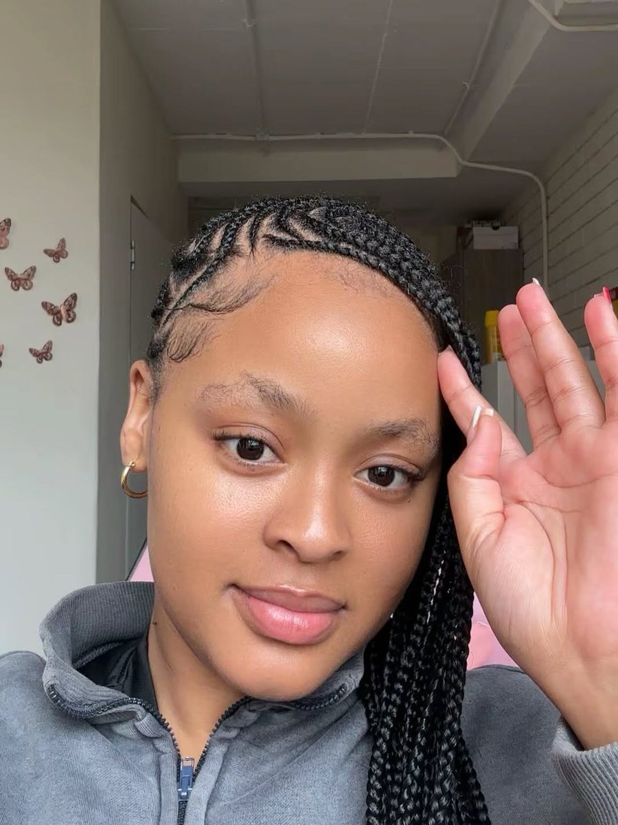 SLee🪻 tweet media