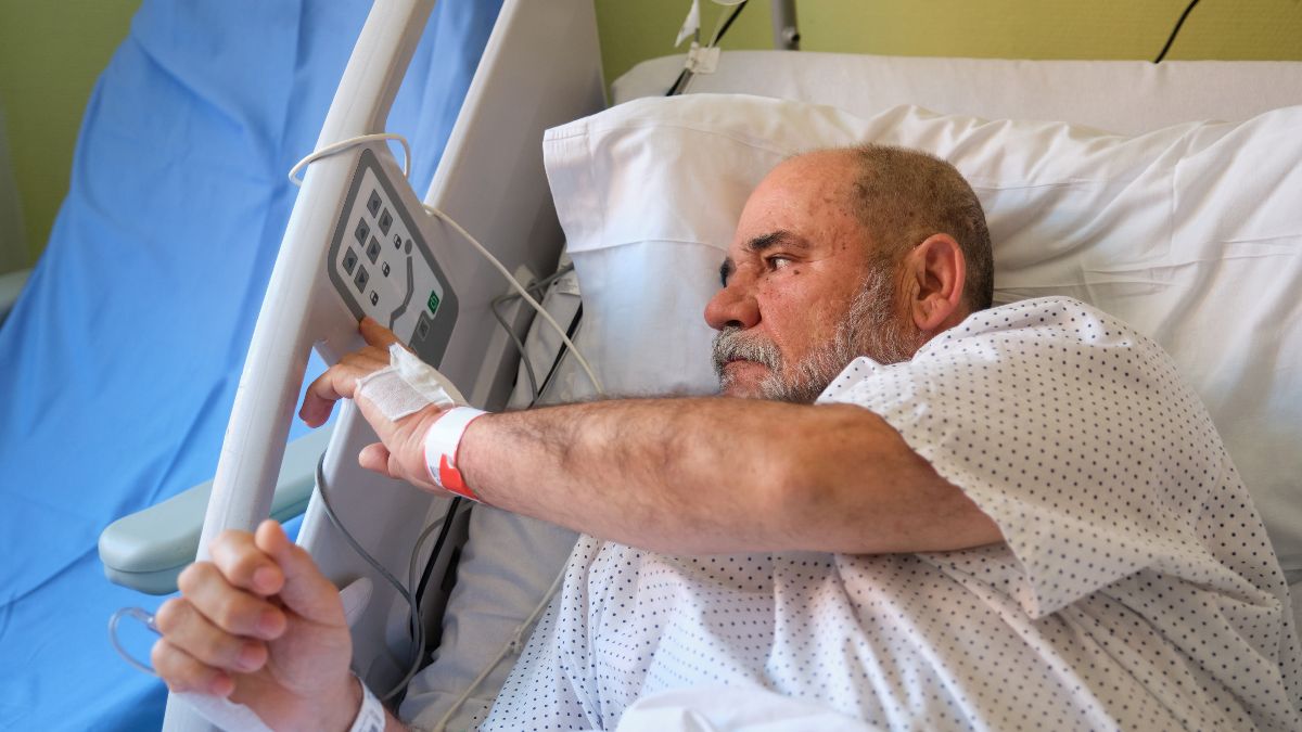noticiatrabajo's tweet photo. 🔴 #ÚLTIMAHORA | El TSJ de Asturias declara nulo el despido de un operario tras agotar 545 días de baja por infarto. La justicia aprecia un "panorama indiciario" de discriminación por motivos de salud.

Indemnización de 7.501 euros y readmisión inmediata. https://t.co/7f48awvoAg
