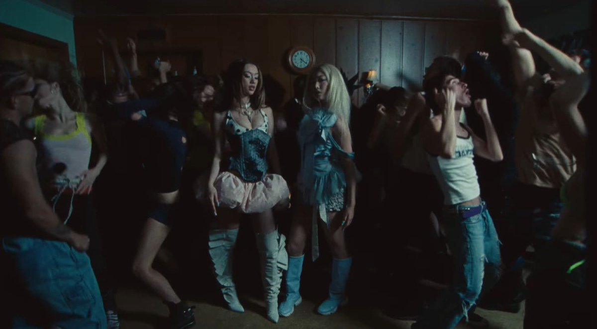 jojo🍂 tweet media