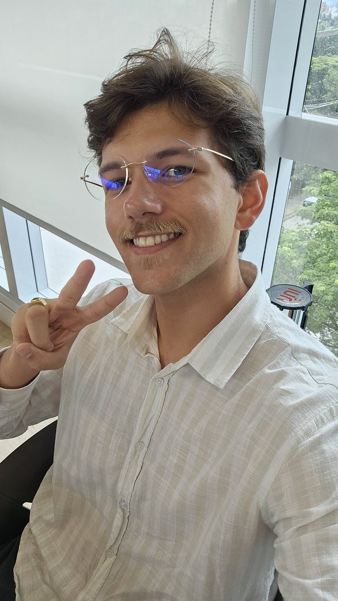 Galetinho Chicken Little tweet media