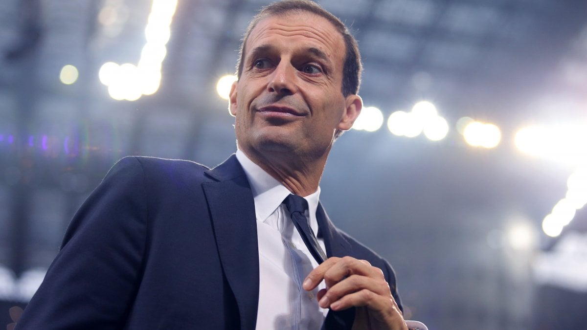 Daniele De Felice tweet media