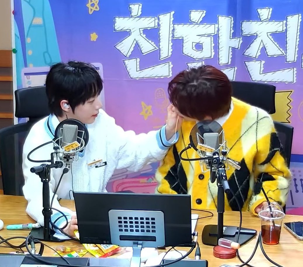 ria ᭝ ᨳଓ ՟ tweet media