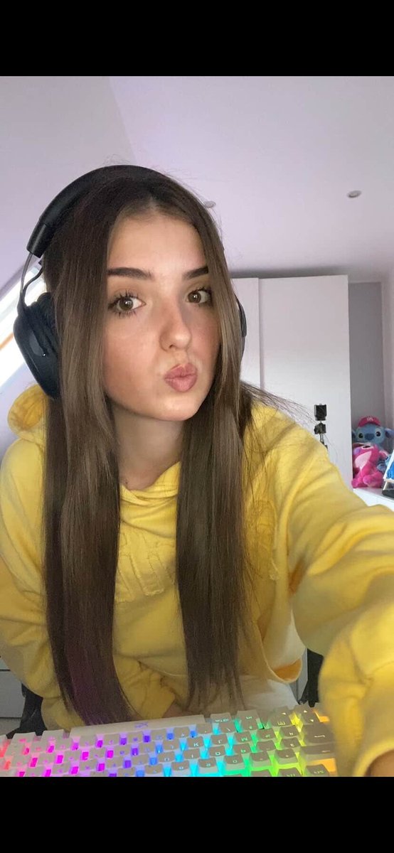 Flaviestch's tweet photo. 💛 https://t.co/1Sds1yfuow