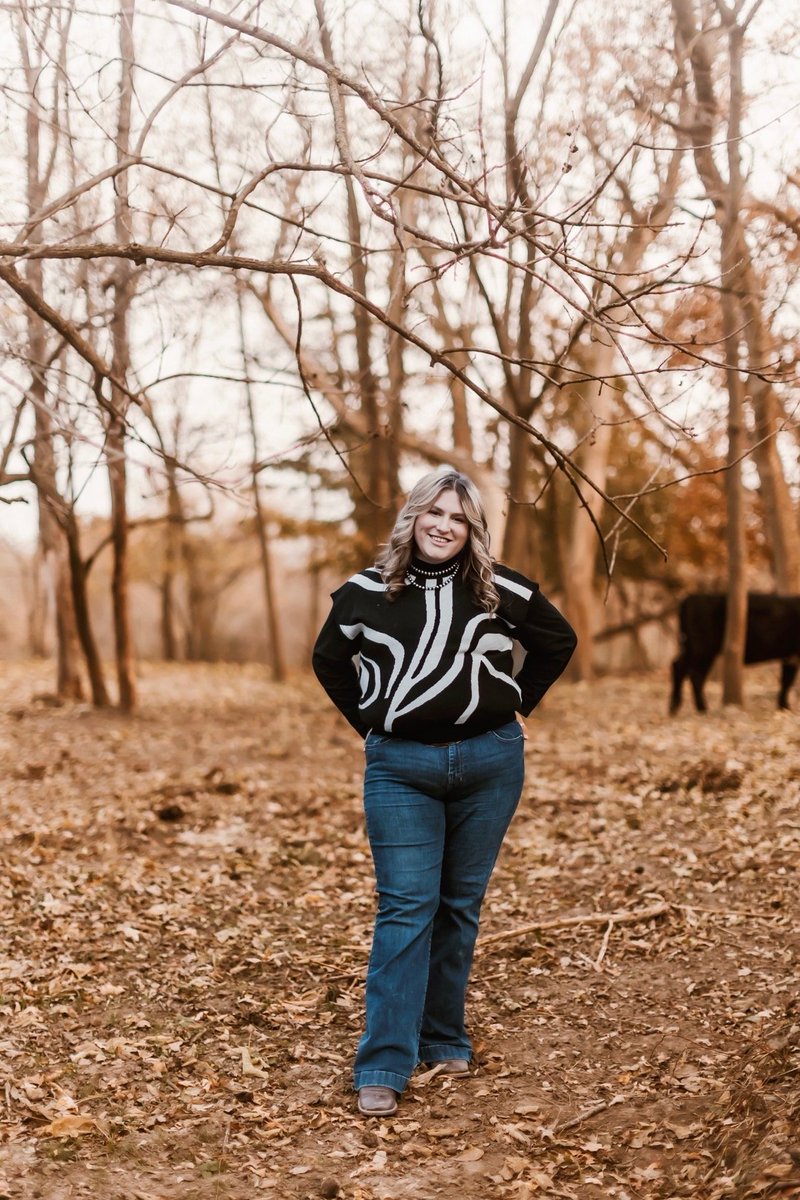 MoCattle's tweet photo. 🌟Meet Aubrey Youse🌟

Meet Missouri Junior Cattlemen’s Association member, Aubrey Youse. Aubrey calls Monroe County, Missouri, home, where she works alongside her family, Clint &amp; Lisa Youse, and her siblings (Caroline &amp; Henry Youse) on their family farm.

https://t.co/HmCt4X1pdK https://t.co/VhNfMVeuFc